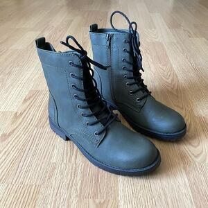 Amazon Essentials green combat boots